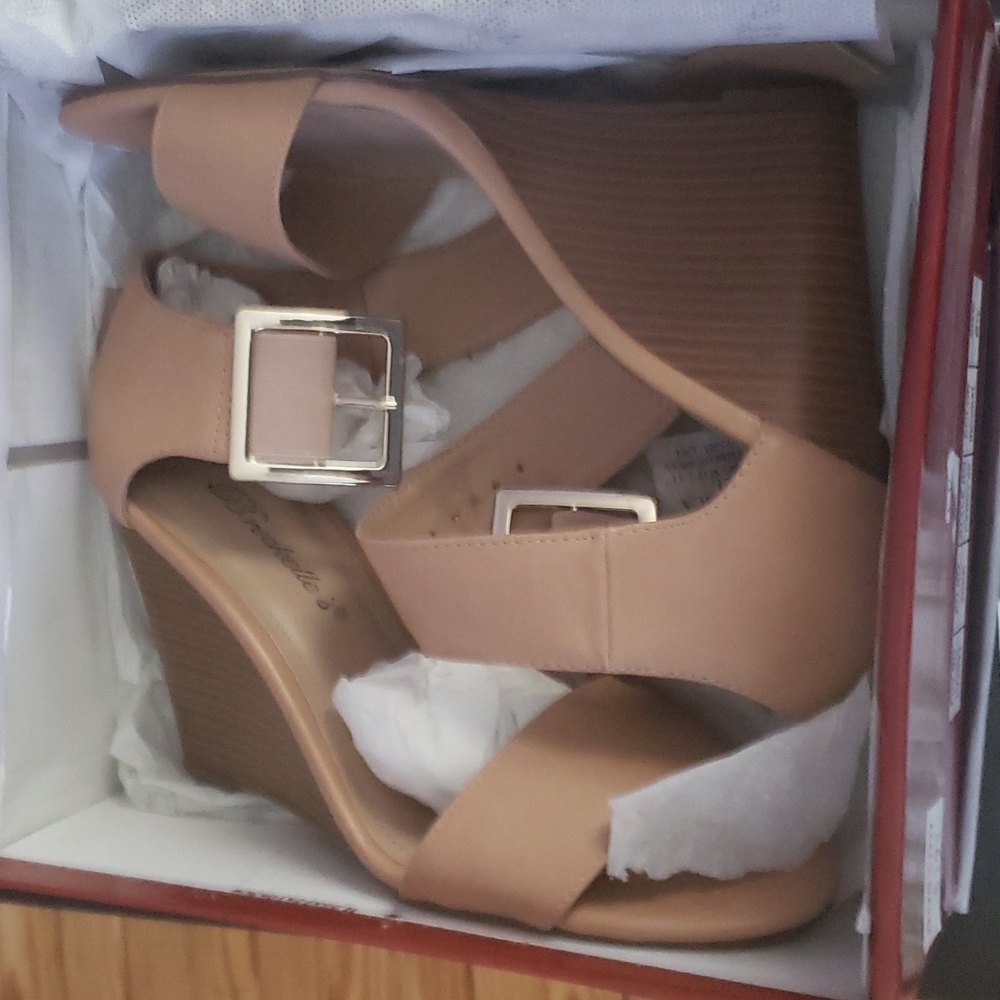 Wedge sandals